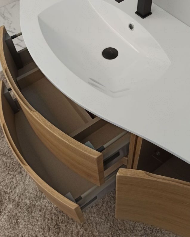 Mobile bagno sospeso Greta, curvo, cm.138 con specchio led Mobile bagno sospeso Greta, curvo, cm.138 con specchio led
