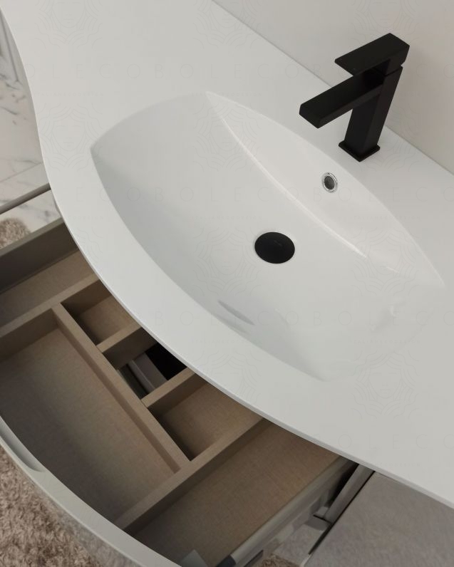 Mobile bagno sospeso Greta, curvo, cm.138 con specchio led Mobile bagno sospeso Greta, curvo, cm.138 con specchio led