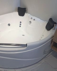 Vasca da bagno idromassaggio angolare 150x150