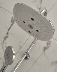 Colonna doccia Linda cromo, completa di soffione, doccino e