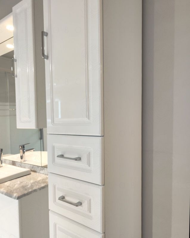 Colonna bagno Claudia bianco lucido, cm.30x190 Colonna bagno Claudia bianco lucido, cm.30x190