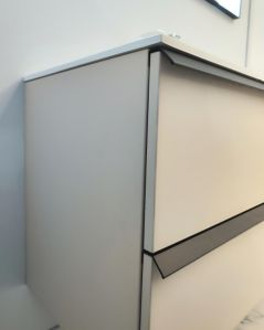 Mobile bagno sospeso Laguna cm 140 e doppio lavabo in resina