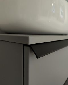 Mobile bagno sospeso Laguna cm 140 e top in mdf – 4 cassetti