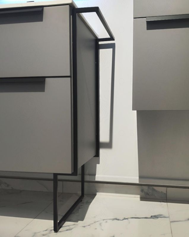Piede singolo nero opaco con porta asciugamano per mobile bagno Piede singolo nero opaco con porta asciugamano per mobile bagno