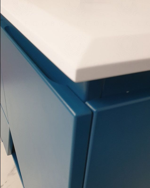 Mobile bagno sospeso Fashion cm 105 blu avio e lavabo in resina Mobile bagno sospeso Fashion cm 105 blu avio e lavabo in resina