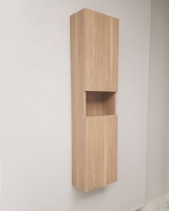 Colonna bagno sospesa h 140 con due ante e vano a giorno
