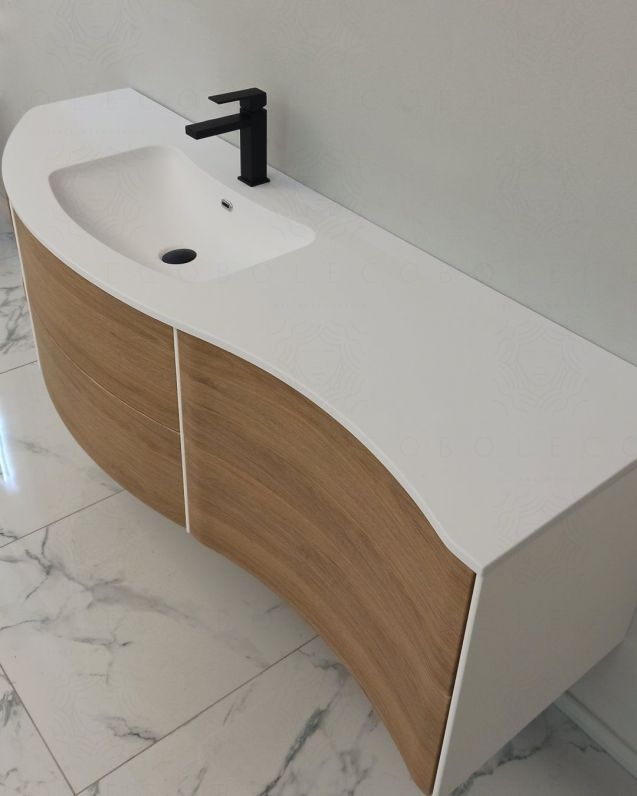 Mobile bagno sospeso Olimpia cm 150 con specchio led Mobile bagno sospeso Olimpia cm 150 con specchio led