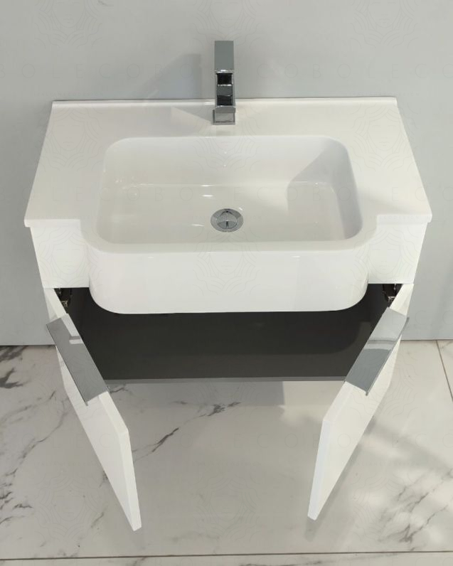 Mobile bagno sospeso Kelly 70 cm bianco opaco con ante e lavabo in resina Mobile bagno sospeso Kelly 70 cm bianco opaco con ante e lavabo in resina