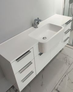 Mobile bagno sospeso Kelly 130 cm bianco lucido con ante e cassetti e lavabo in resina