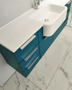Mobile bagno sospeso Kelly 130 cm blu avio con ante e cassetti e lavabo in resina