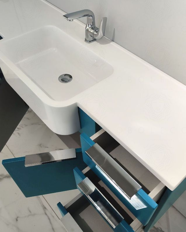 Mobile bagno sospeso Kelly 130 cm blu avio con ante e cassetti e lavabo in resina Mobile bagno sospeso Kelly 130 cm blu avio con ante e cassetti e lavabo in resina