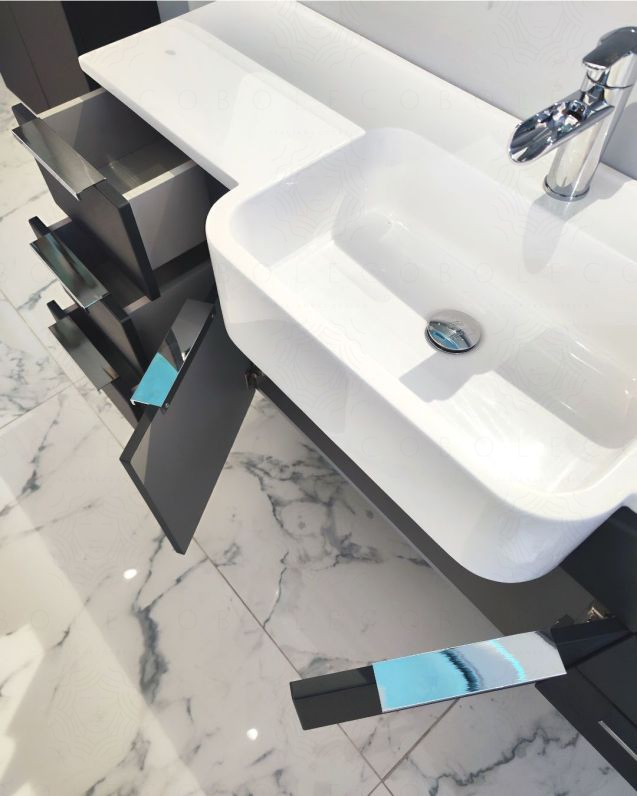 Mobile bagno sospeso Kelly 130 cm lavagna con ante e cassetti e lavabo in resina Mobile bagno sospeso Kelly 130 cm lavagna con ante e cassetti e lavabo in resina