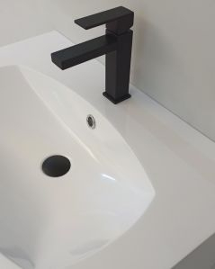 Mobile da bagno sospeso curvo 69 cm bianco opaco con ante - Luna