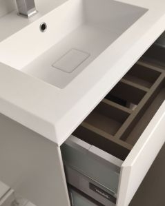 Mobile bagno sospeso Vittoria cm 70 bianco opaco e lavabo in resina