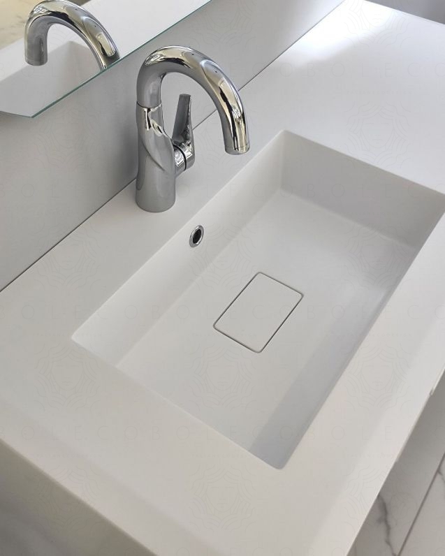 Mobile bagno Vittoria cm 106 black & gold stone con lavabo in resina rigenerabile Mobile bagno Vittoria cm 106 black & gold stone con lavabo in resina rigenerabile