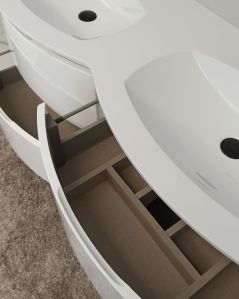 Mobile bagno sospeso Greta, curvo, doppio lavabo in resina