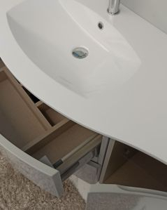 Mobile bagno curvo sospeso 105 cm grigio lucido e specchio led