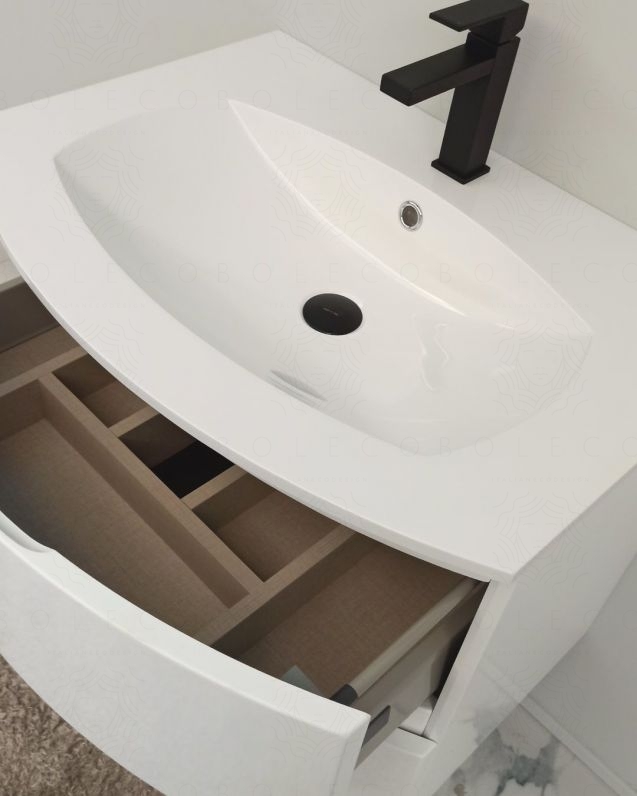 Mobile bagno sospeso 70 cm Greta con lavabo in resina Mobile bagno sospeso 70 cm Greta con lavabo in resina