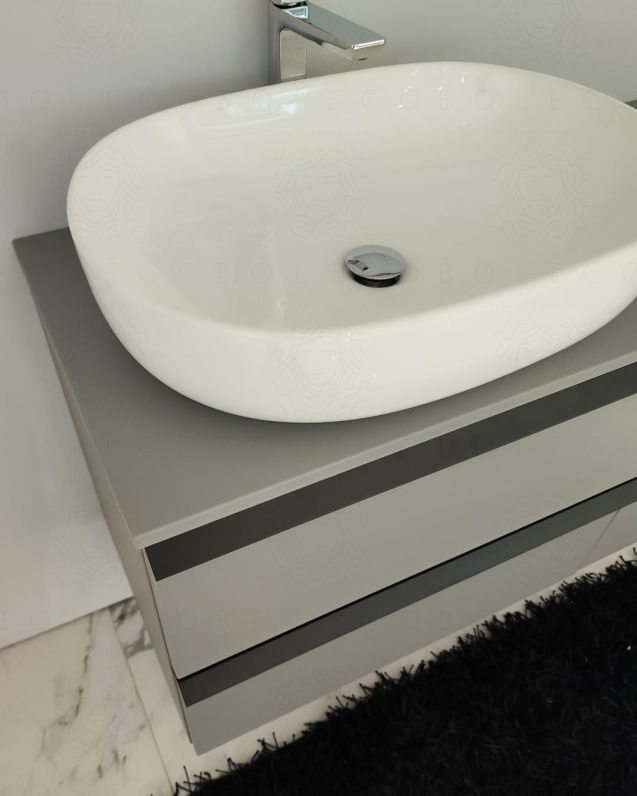 Mobile bagno sospeso Laguna cm 140 e top in mdf – 4 cassetti Mobile bagno sospeso Laguna cm 140 e top in mdf – 4 cassetti