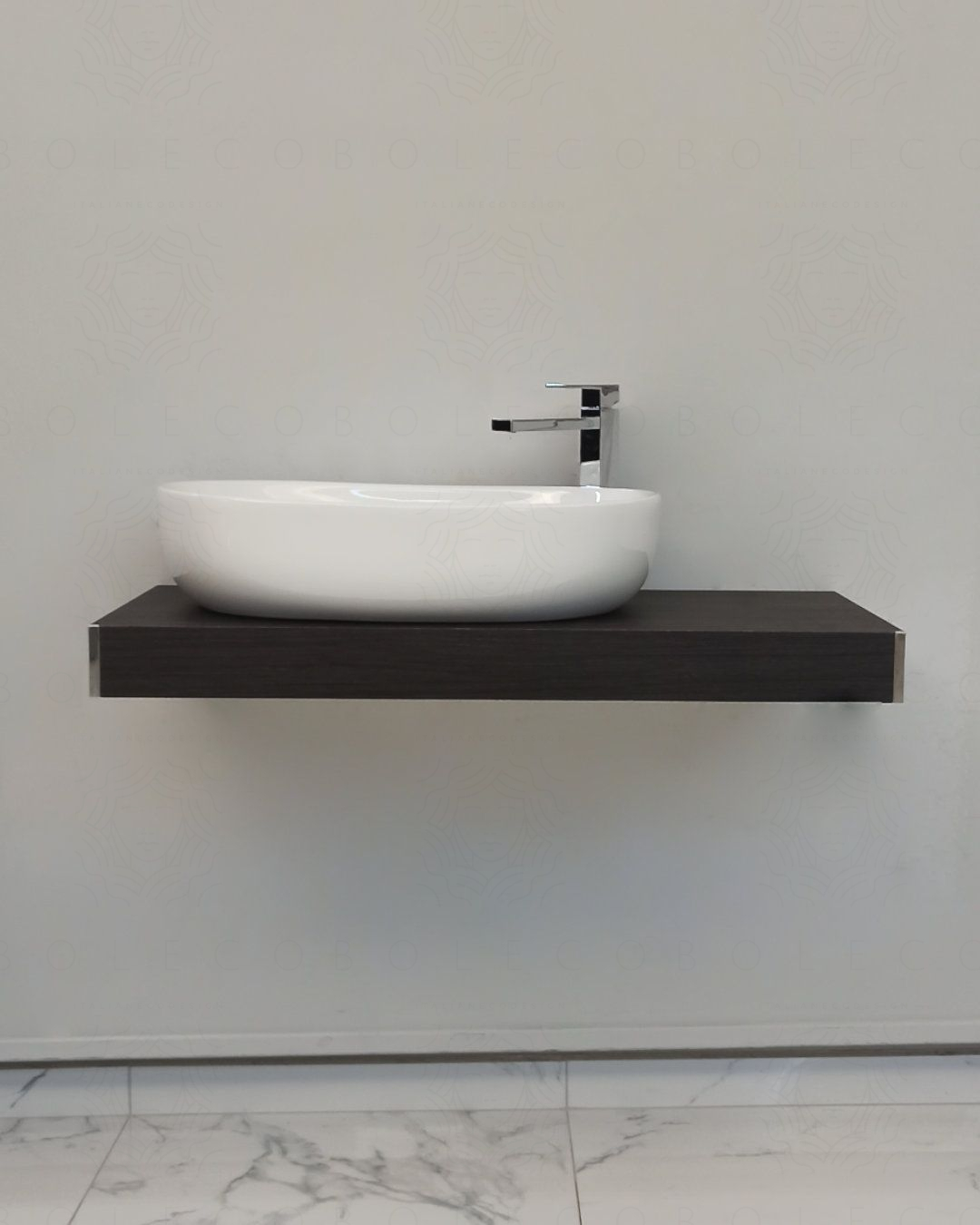 Mensolone bagno 90 cm larice scuro completo di staffe regolabili e lavabo in ceramica Mensolone bagno 90 cm larice scuro completo di staffe regolabili e lavabo in ceramica
