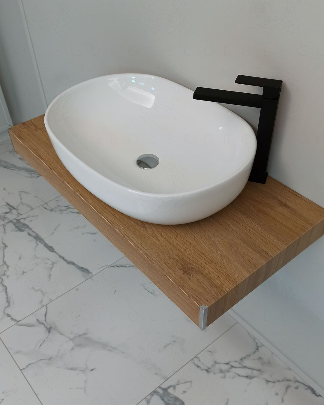 Mensolone bagno 90 cm rovere naturale completo di staffe regolabili e lavabo in ceramica Mensolone bagno 90 cm rovere naturale completo di staffe regolabili e lavabo in ceramica