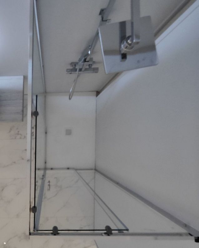 Box doccia rettangolare cm 70x90 con vetro temperato 6 mm Box doccia rettangolare cm 70x90 con vetro temperato 6 mm
