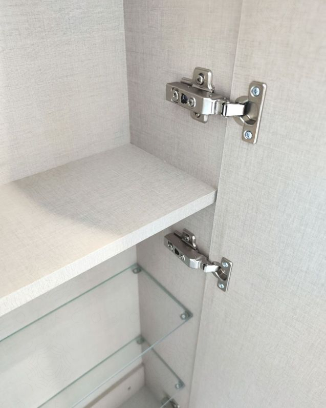Colonna bagno sospesa cm 35x140 bianco opaco 1 anta soft close Colonna bagno sospesa cm 35x140 bianco opaco 1 anta soft close