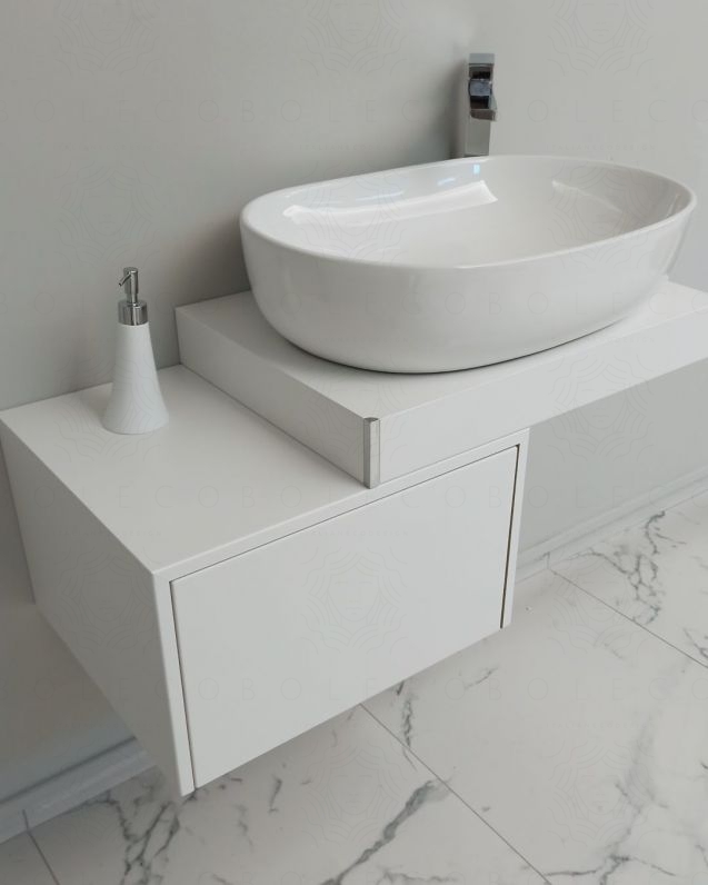 Mensolone bagno da cm.85 a cm.110, completo di staffe Mensolone bagno da cm.85 a cm.110, completo di staffe