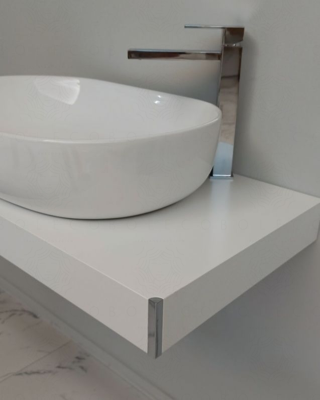 Mensolone bagno da cm.85 a cm.110, completo di staffe Mensolone bagno da cm.85 a cm.110, completo di staffe